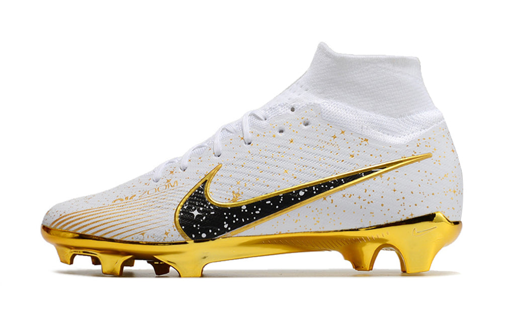 Chuteira Campo Air Zoom Mercurial Superfly 9 Elite FG Branca, Preta e Dourada